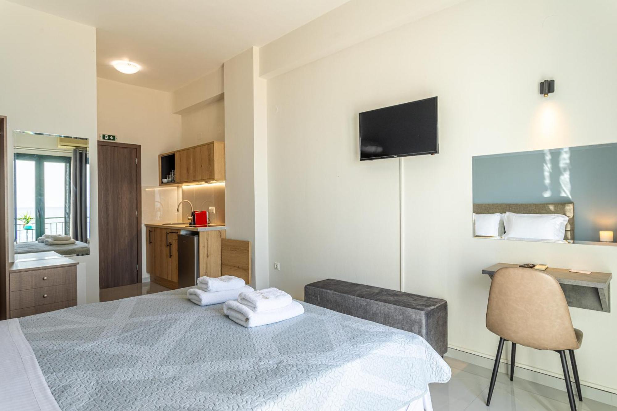 Marina Aparthotel Kardamíli Kültér fotó