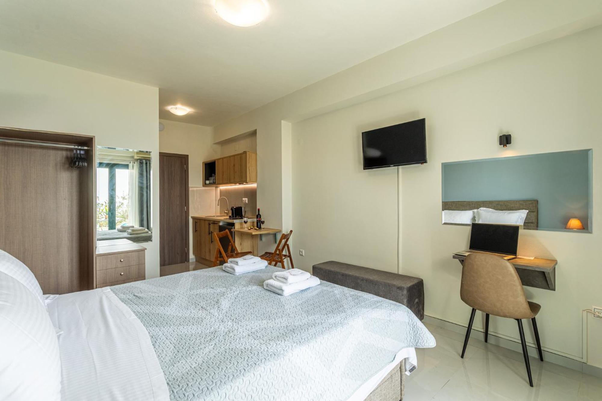 Marina Aparthotel Kardamíli Kültér fotó